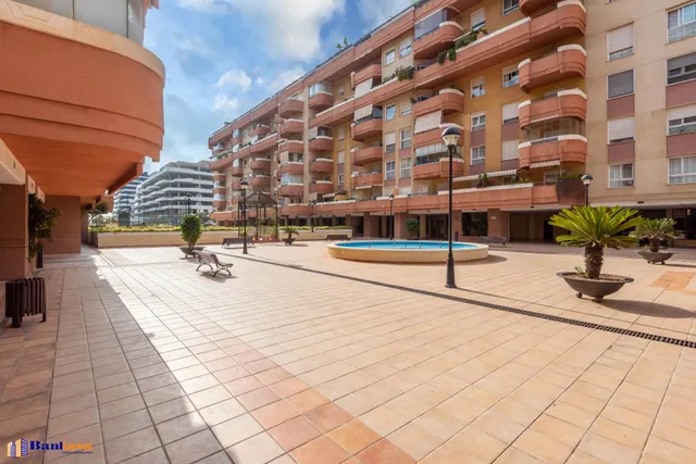 PISO EN ALQUILER SIN MUEBLES EN PARQUE OESTE | GRAN TERRAZA | PISCINA | PÁDEL | GARAJE — 28