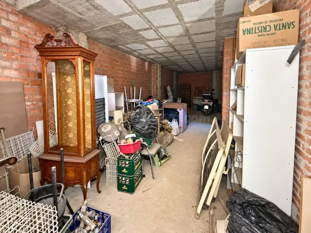 LOCAL COMERCIAL EN ESQUINA EN CIUDAD JARDÍN, CÓRDOBA – 198 m2 – 149.900 € — 4