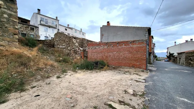 VENTA DE PARCELA URBANA EN EL BARRACO 05110 - foto 2