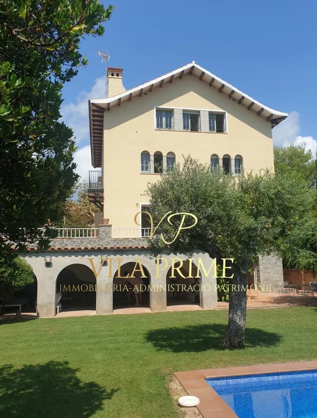 PRECIOSO CHALET EN EL MASNOU - foto 2