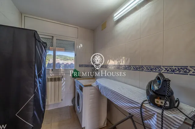 Chalet en venta con ascensor, piscina y grandes espacios en Canet de Mar — 46