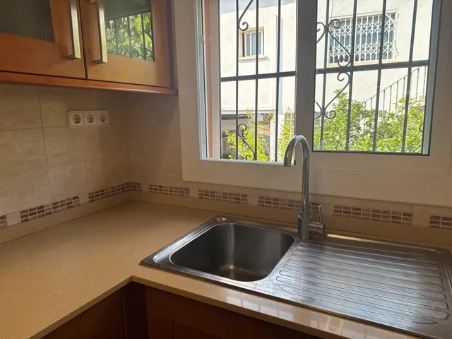 Casa con vistas, amplio espacio exterior y múltiples posibilidades en Mas Milà, Olivella — 16