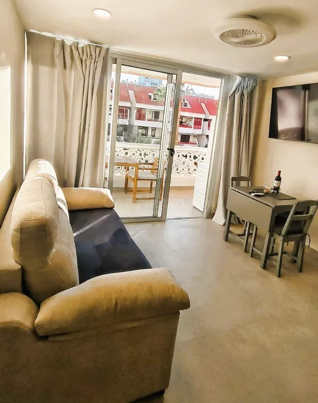 Apartamento de 1 dormitorio con terraza en Residencial Playa - foto 2