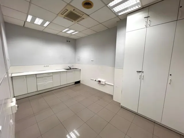 Local en venta en Calle de l'Alguer — 28