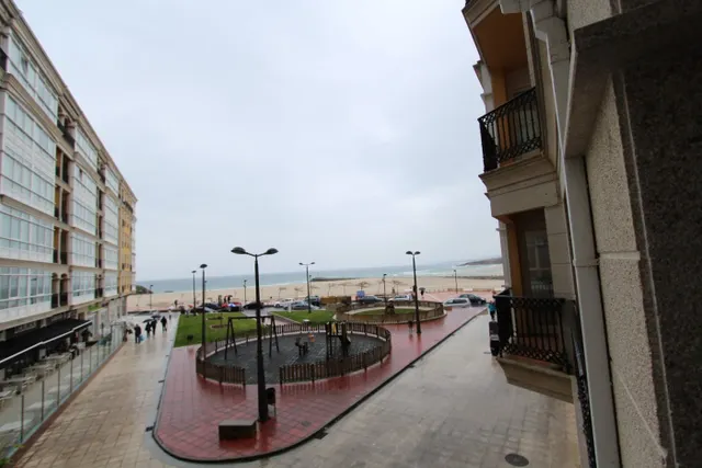 VENTA Y ALQUILER VACACIONAL  EN  FOZ - LUGO,  CON VISTAS AL MAR PLAYA RAPADOIRA — 27