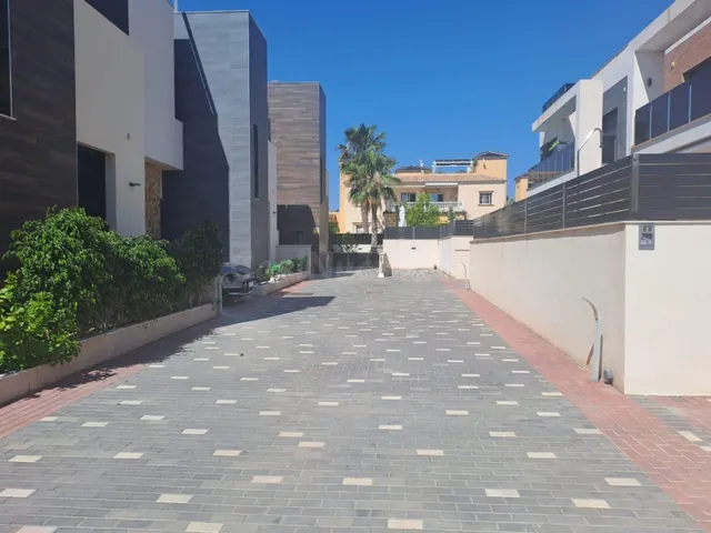 Villa con tres dormitorios en la zona de Lomas de Cabo Roig — 4