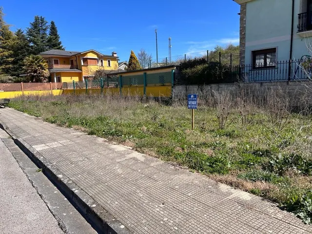 SE VENDE SOLAR EN CACABELOS CON 50 METROS DE FACHADA