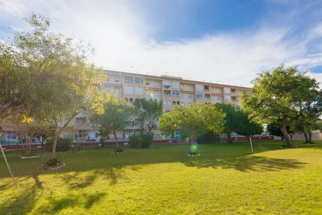 Planta baja de dos dormitorios, totalmente reformada y con piscina comunitaria — 29