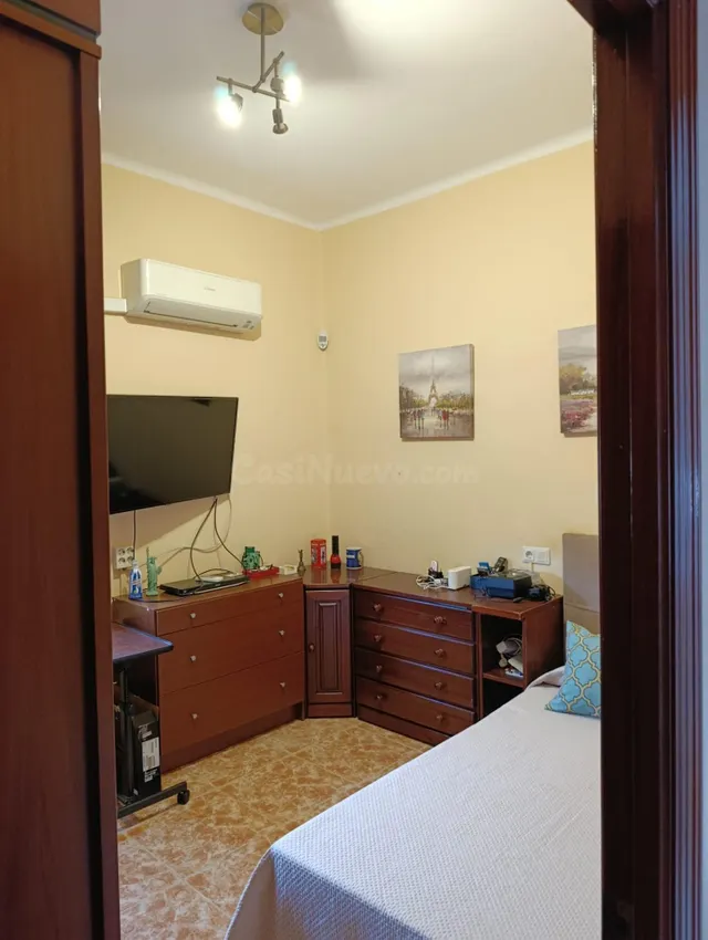 SE VENDE PISO DE TRES habitaciones AL LADO DE LA PLAYA — 5