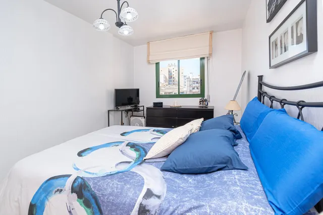 Piso luminoso con 4 habitaciones y 2 baños — 19