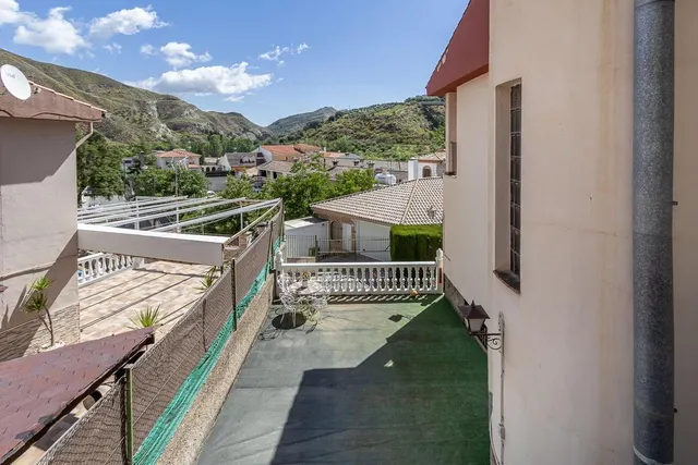 Chalet en Pinos Genil — 36