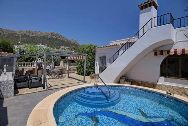 Villa de una sola planta en venta en Calpe - foto 2