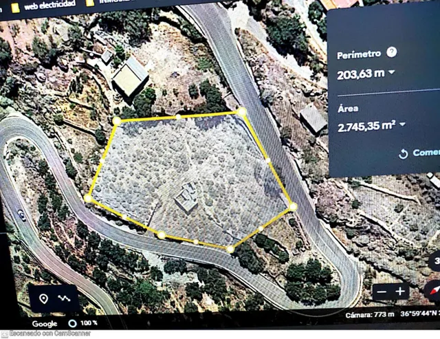 Casa con terreno en Canjayar zona alcora , de tres dormitori