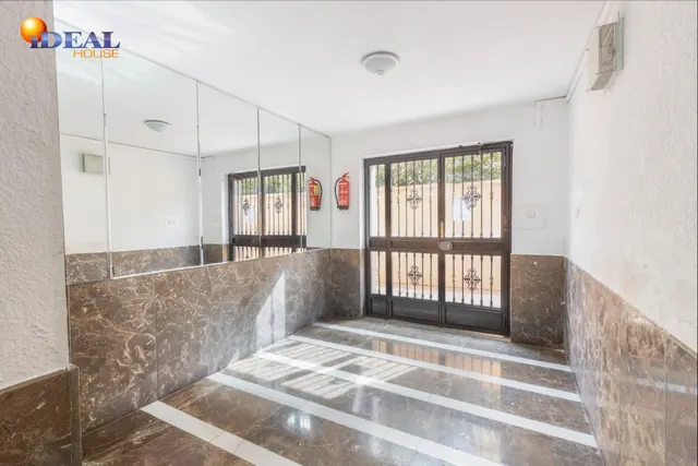 Piso 3 habitaciones en Calle Santa Margarita, junto Cmno. Bajo de Huétor — 29