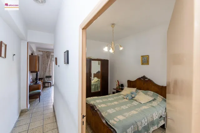 Piso para reformar junto a Plaza Einstein – 3 dormitorios y vistas despejadas — 9