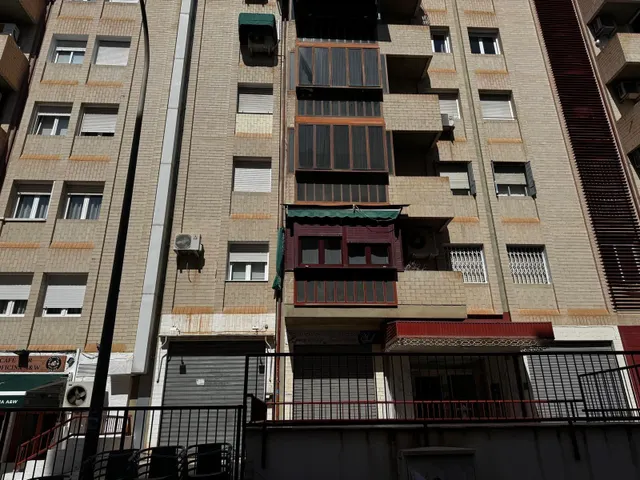 LOCAL EN JARDIN DE LA REINA — 7