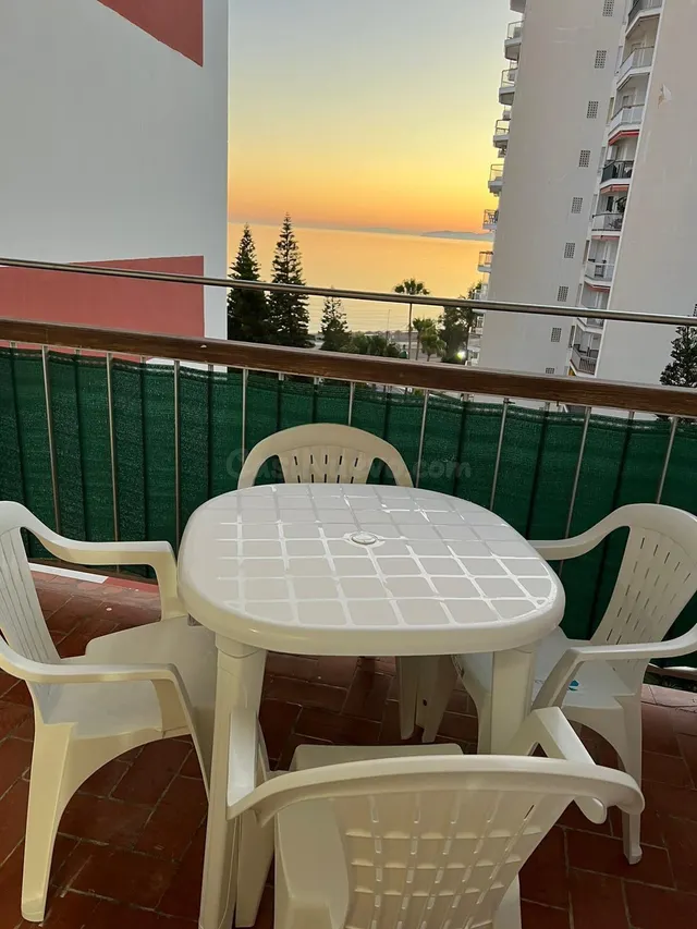 Se alquila precioso estudio en Salobreña
