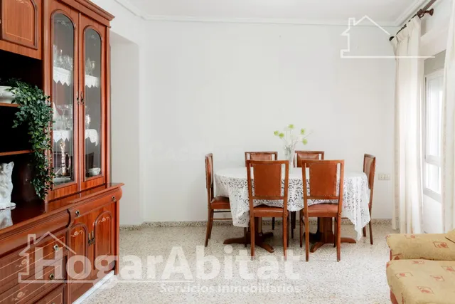 SEMIREFORMADO AMPLIO Y LUMINOSO CON TERRAZA Y BALCÓN EN PATERNA — 4