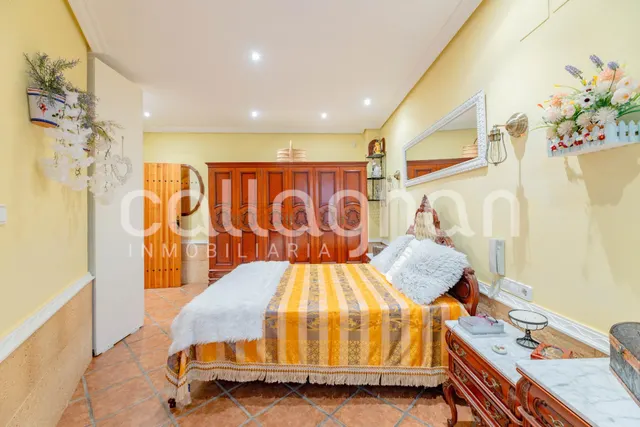 Amplia casa de pueblo con 6 habitaciones en Moncada — 17