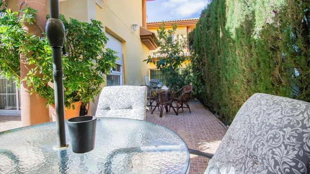 Bungalow en venta en Club de Campo, Elda – Amplio, cómodo y 