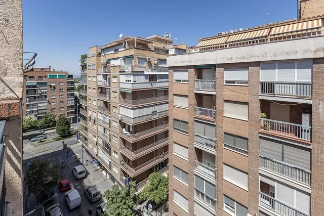 Piso reformado con terraza en Obispo Hurtado — 23