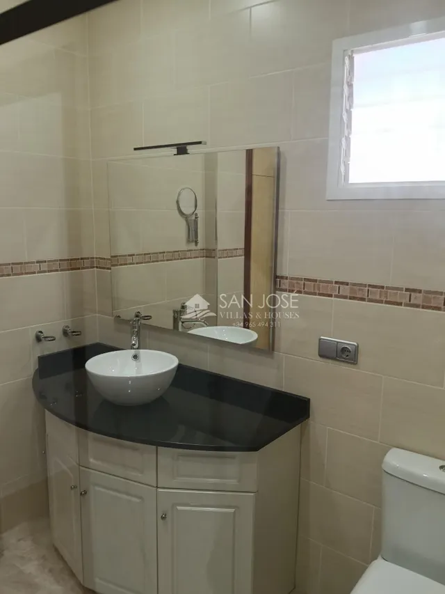 SE VENDE CHALET CON PISCINA EN BUEN ESTADO EN ASPE — 44