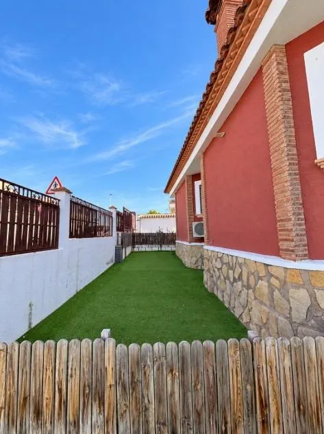 Precioso chalet con piscina propia en alquiler todo el año — 27