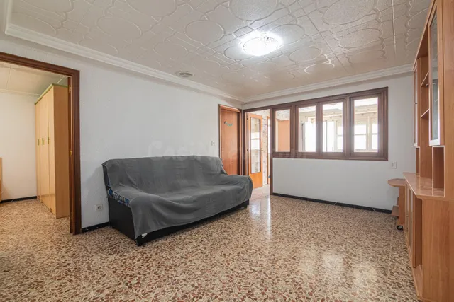 ¿Buscas una gran vivienda a escasos metros del centro? — 12
