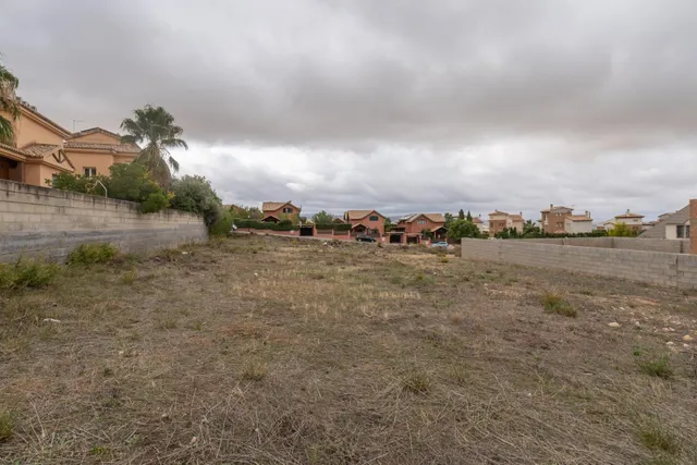 VENTA DE PARCELA EN LA URBANIZACIÓN CAÑADAS DEL PARQUE — 24