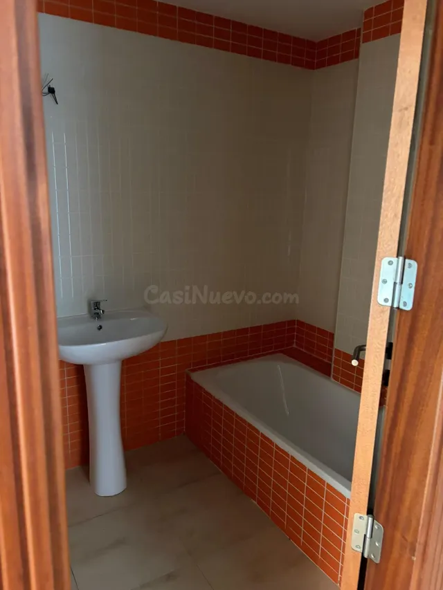 ¡Tu Nuevo Hogar en Roquetas de Mar, a Solo 120.000€! - foto 5