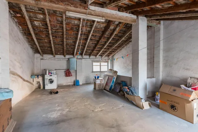 Casa con garaje de 106 m2, buhardilla y 3 plantas en el centro de molina — 27