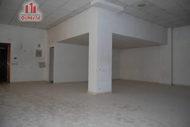AMPLIO LOCAL COMERCIAL EN EL VEINTIUNO — 5