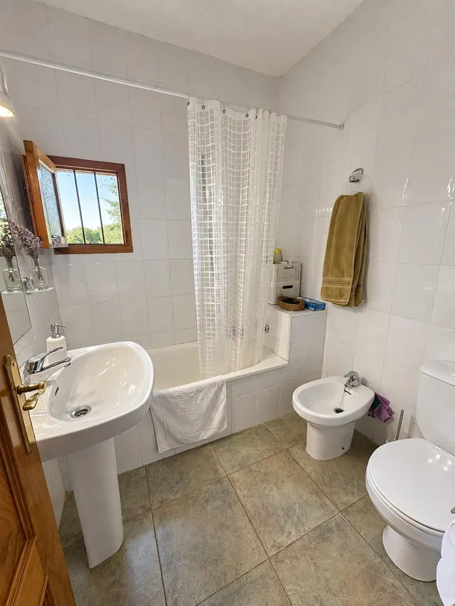 Vivienda independiente con parcela de 2.446 m2, piscina y vistas a la montaña en El Berro — 13