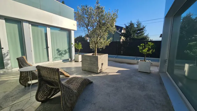 EXCLUSIVA PROPIEDAD CON PISCINA, ASCENSOR Y GRAN GARAJE EN CULLEREDO — 8