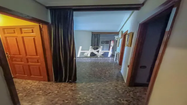 Sensacional villa en urbanización Santa Bárbara. / HH Asesores inmobiliarios. — 42