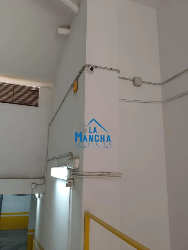 *23.000€* inmobiliaria la mancha vende plaza de garaje en zona san pablo de Albacete — 11