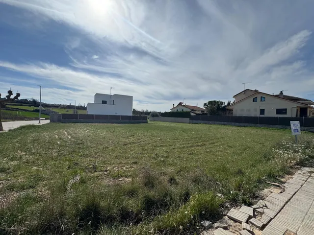 Solar esquinero en la mejor zona de Prats de Rei con 526 m2 