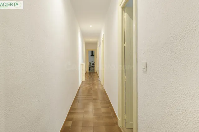 ✨ EXCLUSIVO PISO DE 253 m2 EN GRANADA CENTRO – 2.800 €/MES DE RENTABILIDAD — 4