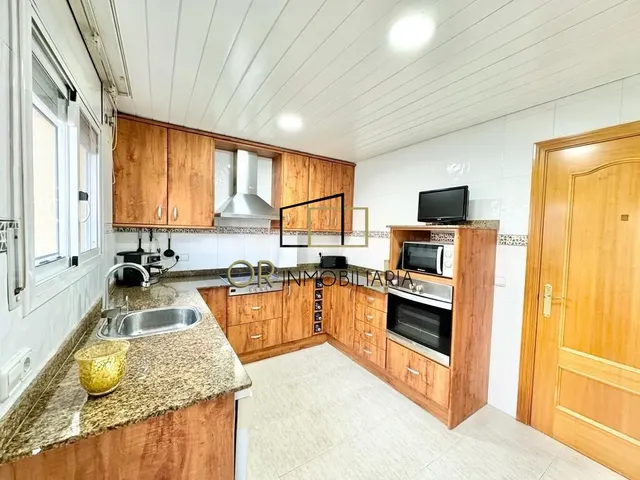 Casa adosada de 3 habitaciones, jardín, piscina y garaje en  - foto 3