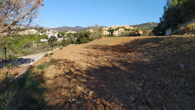 Terreno edificable con vistas en Elviria, Marbella - foto 5