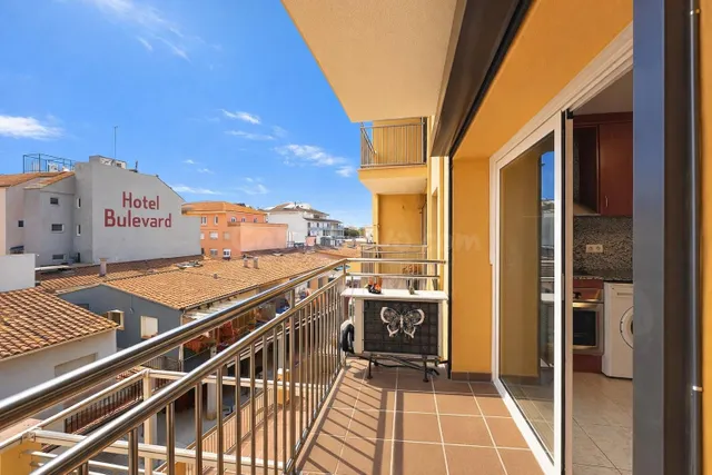 Apartamento con terraza en el centro de Platja d’Aro a 200 m - foto 5