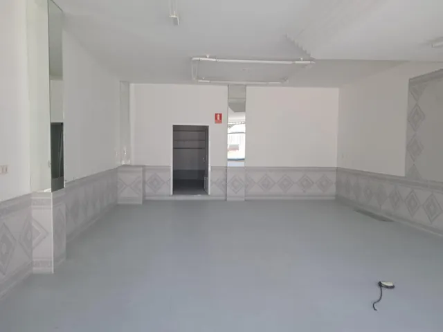 LOCAL COMERCIAL EN AGUIÑO — 6