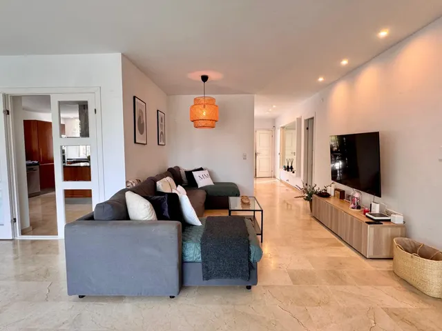 Chalet Independiente de Lujo en Benalmádena – Privacidad, Naturaleza y Vistas al Mar — 11