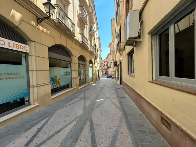 LOCAL CENTRICO CON PROYECTO PARA CONVERTIRLO EN VIVIENDA¡¡¡¡ - foto 3