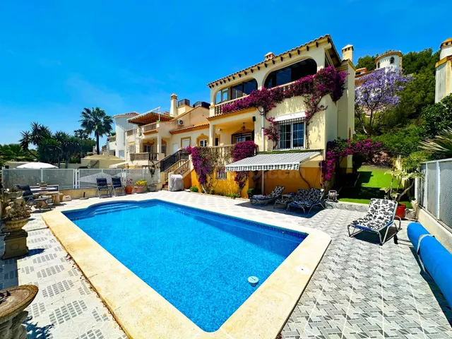 Villa de 3 dormitorios 3 baños en Orihuela Costa  ( Campo de golf Las Ramblas ) — 3