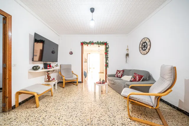 Casa con enorme potencial en Foners — 24