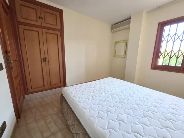 Villa en Gran Avenida de Benicàssim. Cerca del pueblo y de la playa del Voramar. 1700 m2 de parcela, — 26