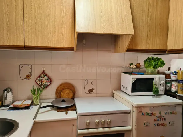 Apartamento con terraza y piscina a solo 25 m de la playa de - foto 4