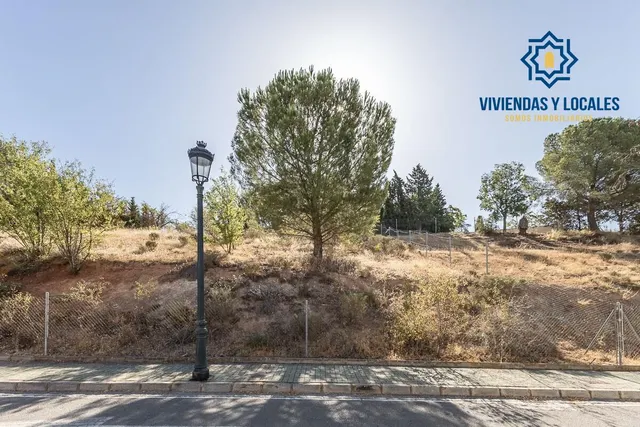 PARCELA 610 M2 EN CORTIJO DE LA LUZ, OTURA. — 2