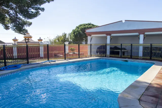 Chalet 6 habitaciones 594m² en venta - Costa Del Sol - foto 2